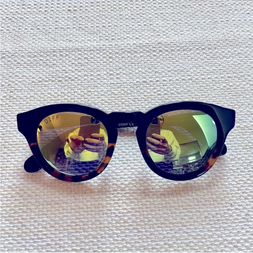 DIFF EYEWEAR Dime Tortoiseshell Polarized Reflective Sunglasses
